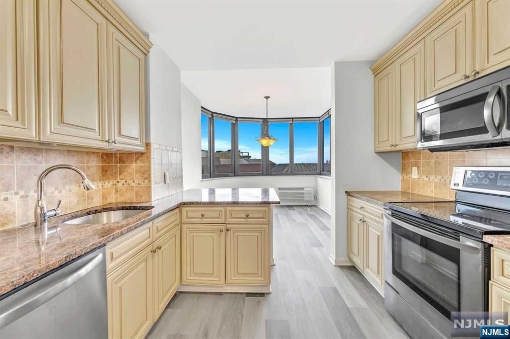 100 Carlyle Drive 3MN