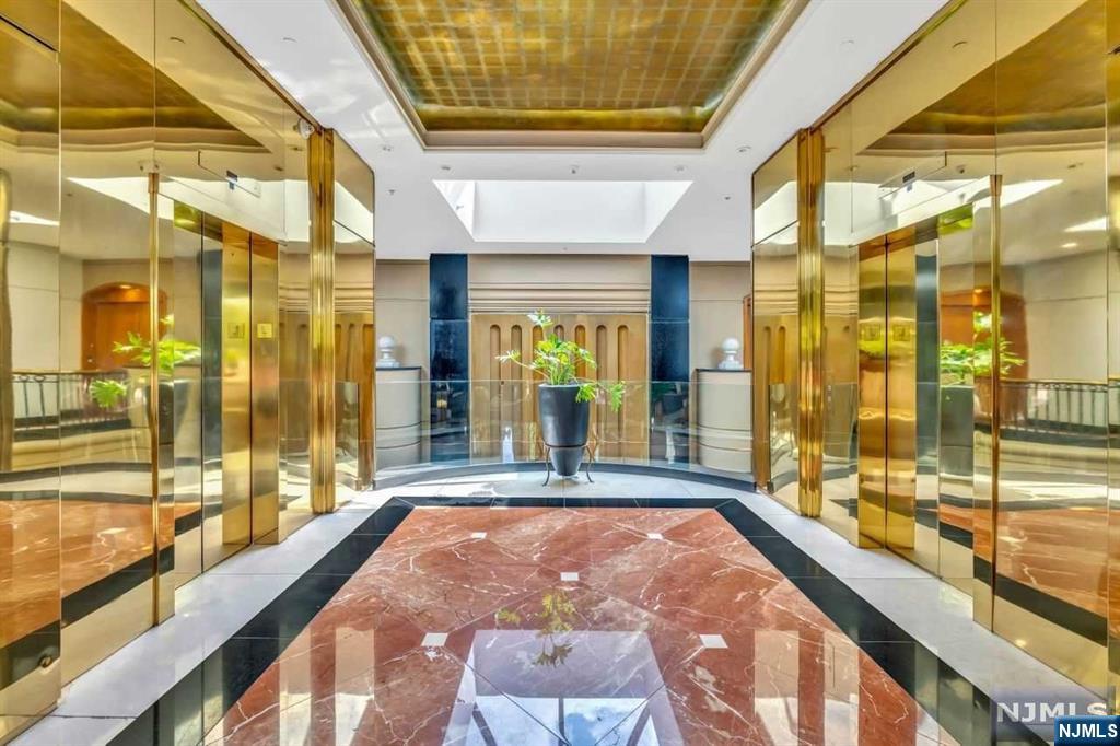 100 Carlyle Drive 3MN