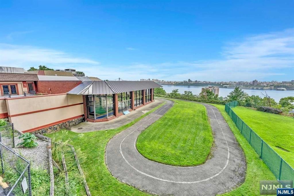 100 Carlyle Drive 3MN