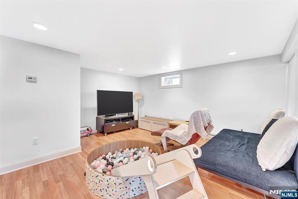 811 River Dell Road
