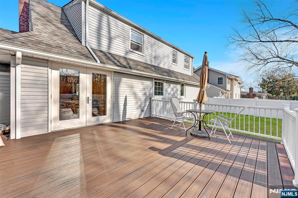 811 River Dell Road