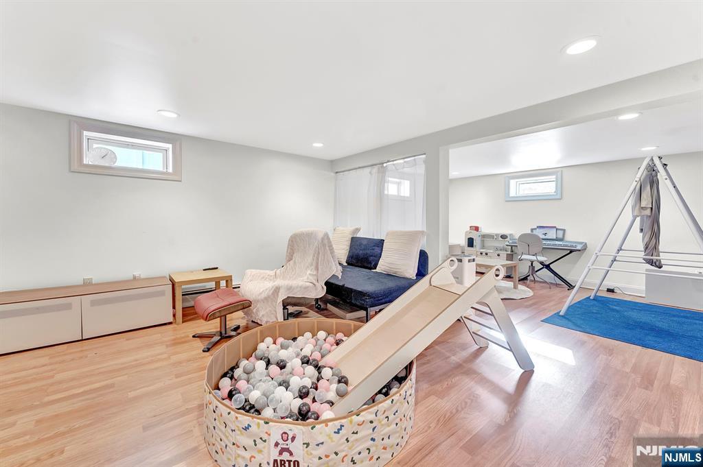 811 River Dell Road