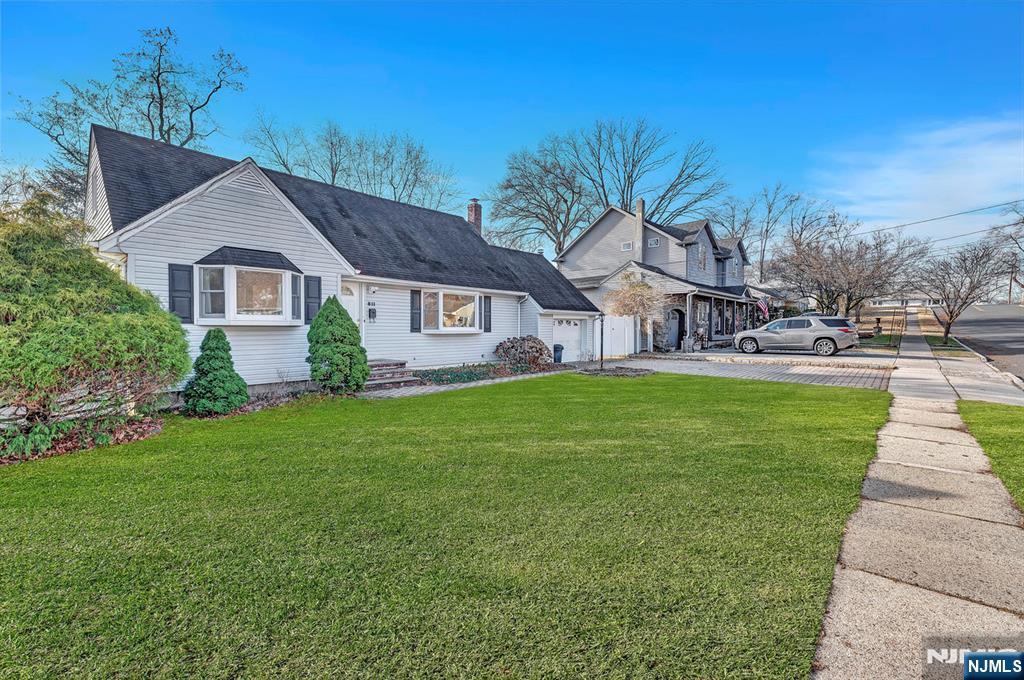 811 River Dell Road