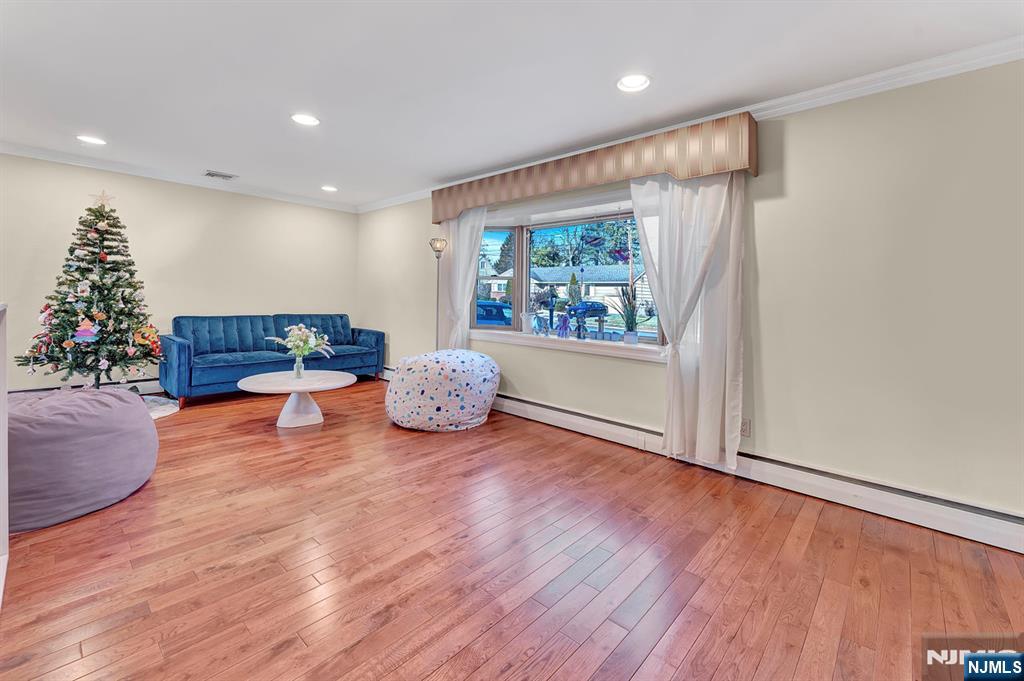 811 River Dell Road
