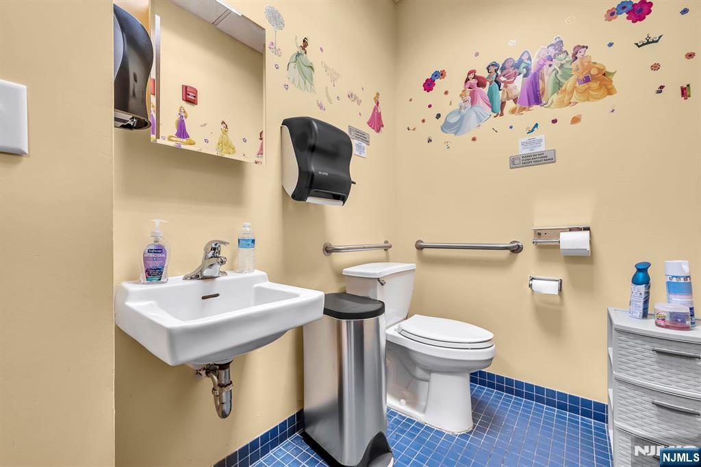 690 Kinderkamack Road 101