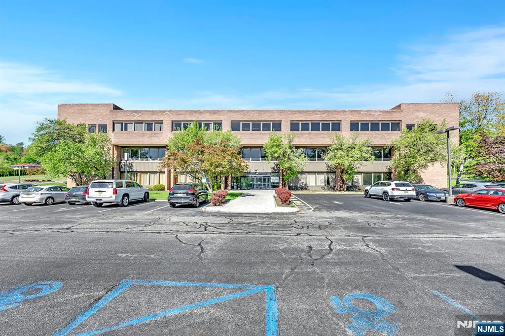 690 Kinderkamack Road 101
