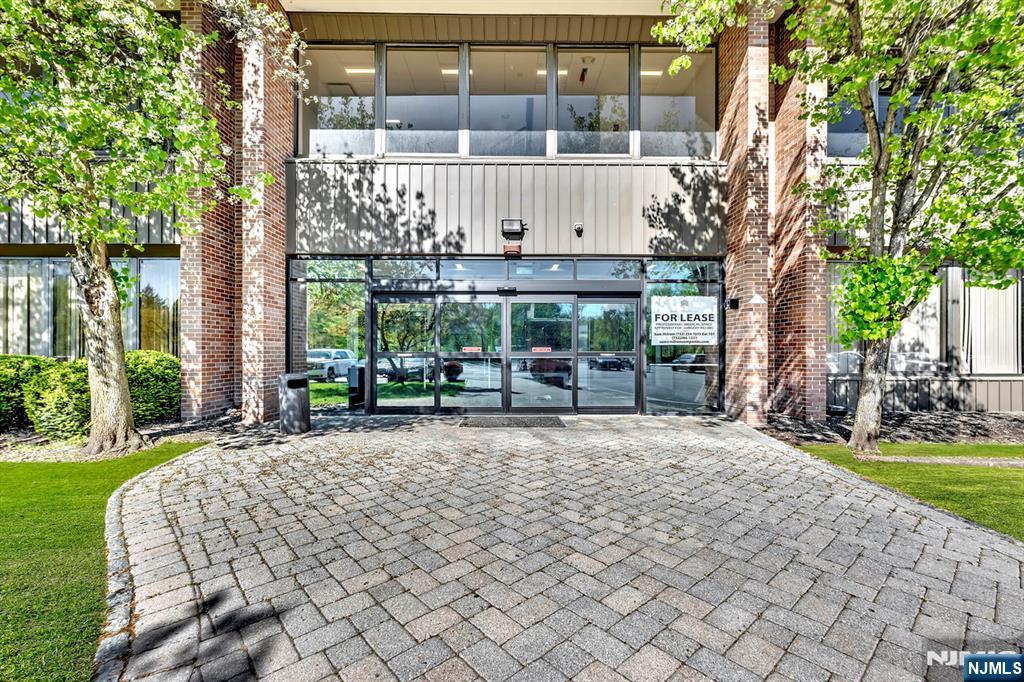 690 Kinderkamack Road 101