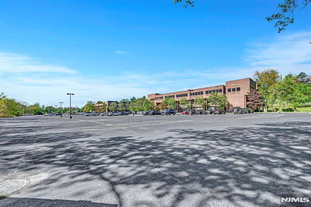 690 Kinderkamack Road 101