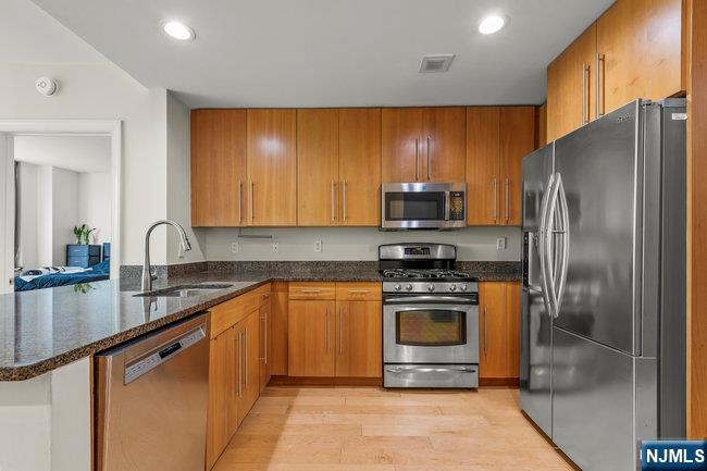 600 12th Street 608