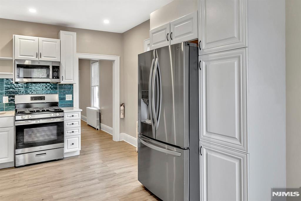 216 Phillips Avenue 1FL