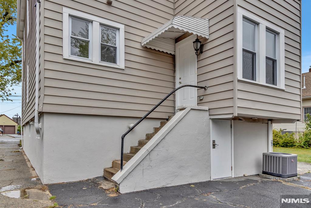 216 Phillips Avenue 1FL