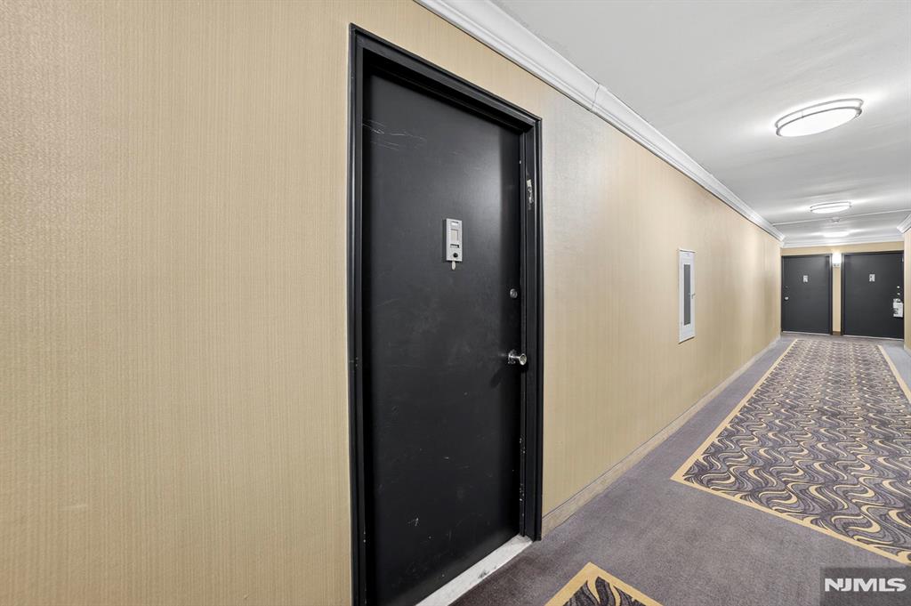 2100 Linwood Avenue 17U