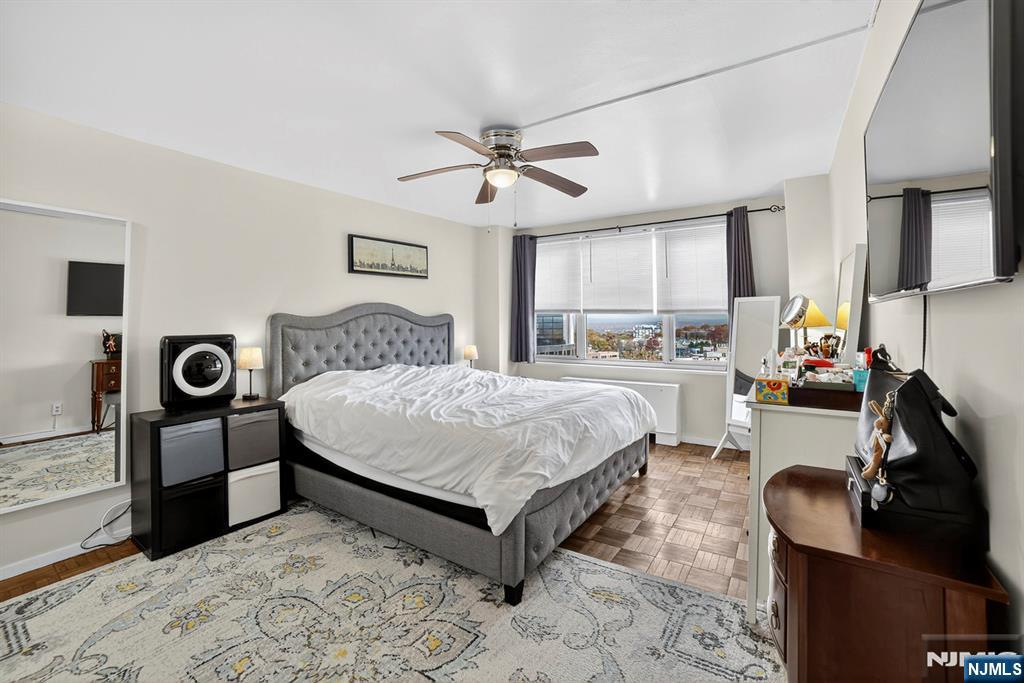 2100 Linwood Avenue 17U