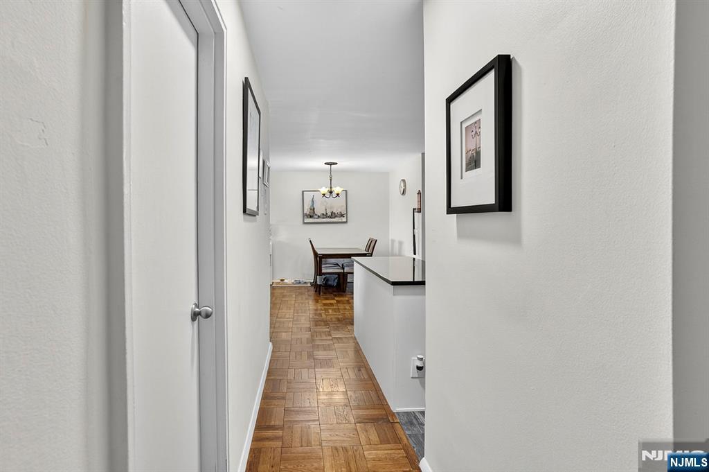 2100 Linwood Avenue 17U