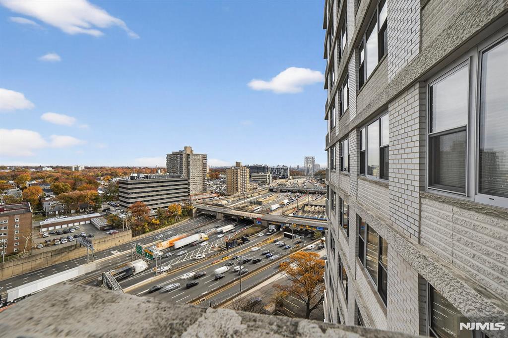 2100 Linwood Avenue 17U