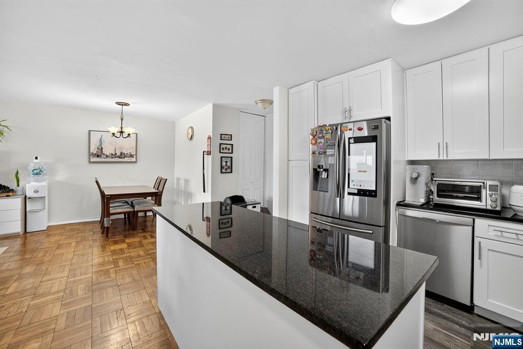 2100 Linwood Avenue 17U