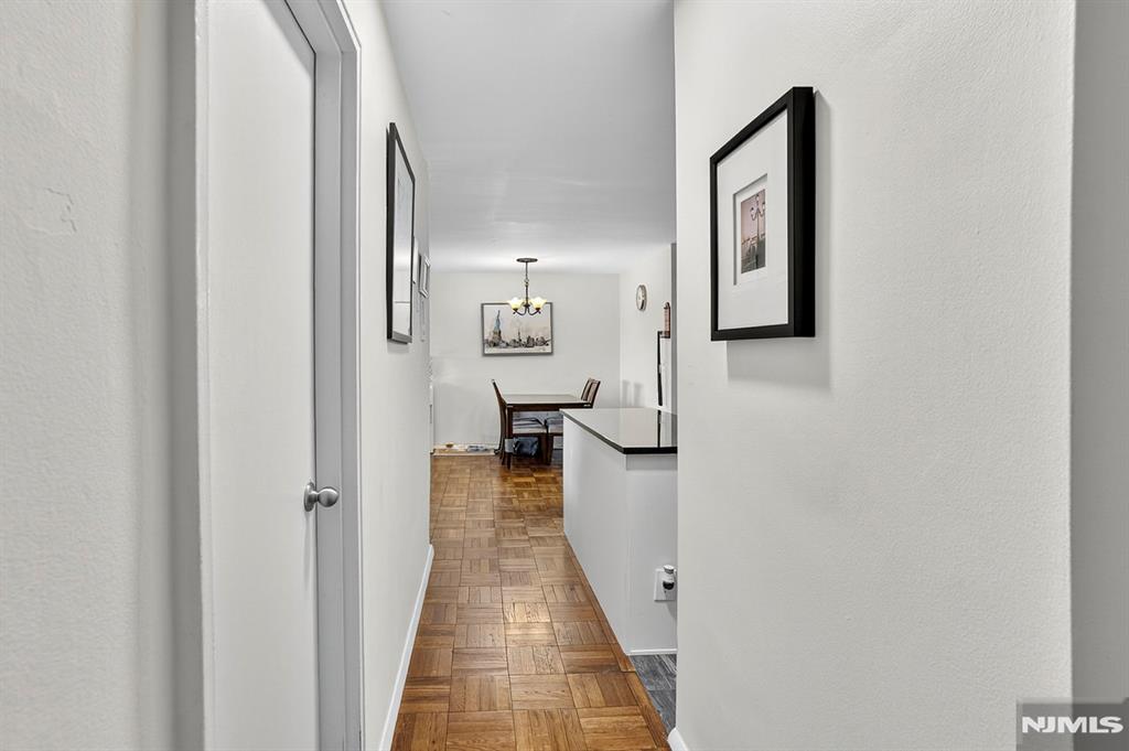 2100 Linwood Avenue 17U