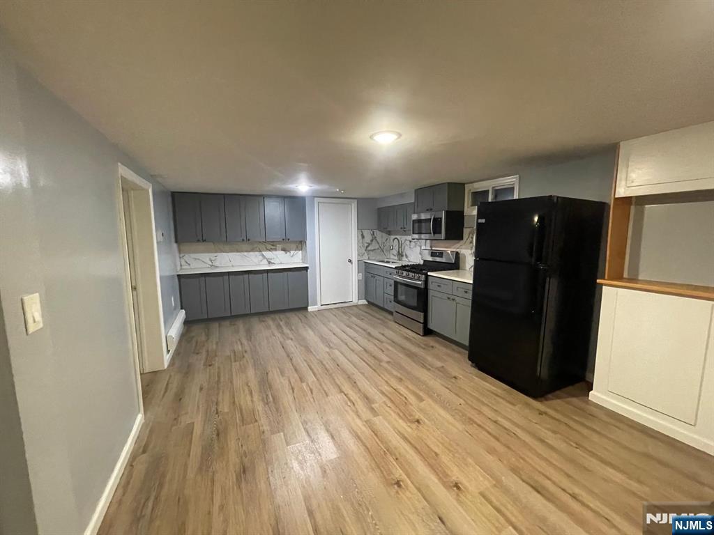 309 Essex Street 5