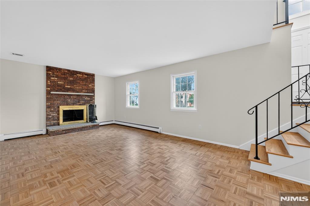 392 Mercer Avenue