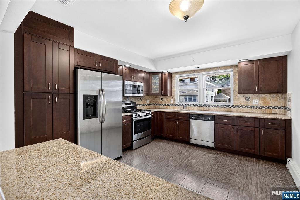 437 2nd Street