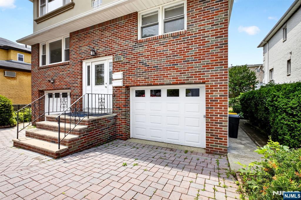 437 2nd Street
