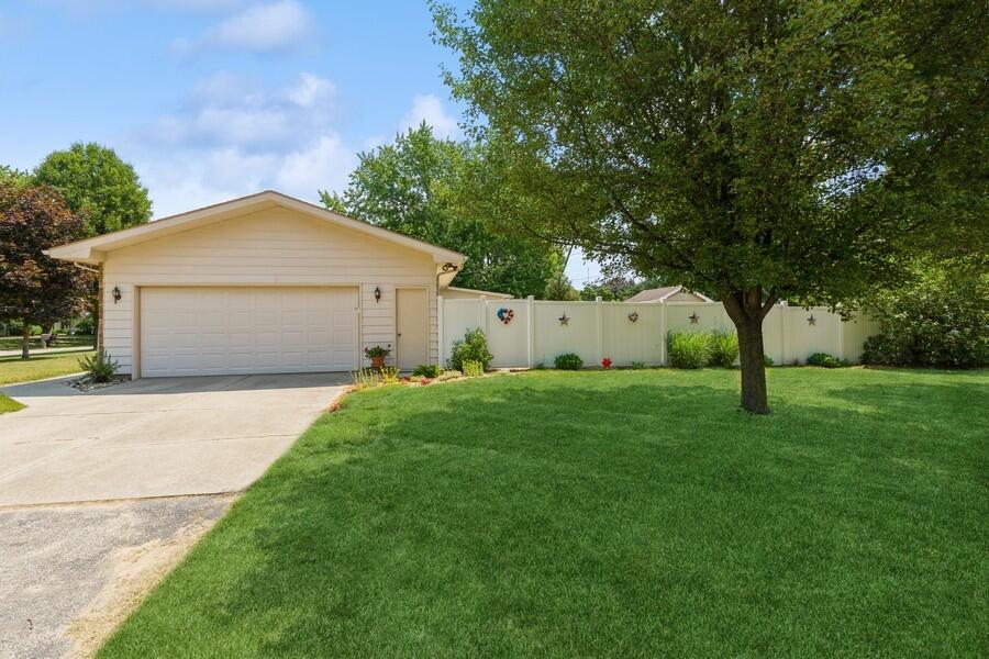 1860 Arcadia Drive, St. Joseph