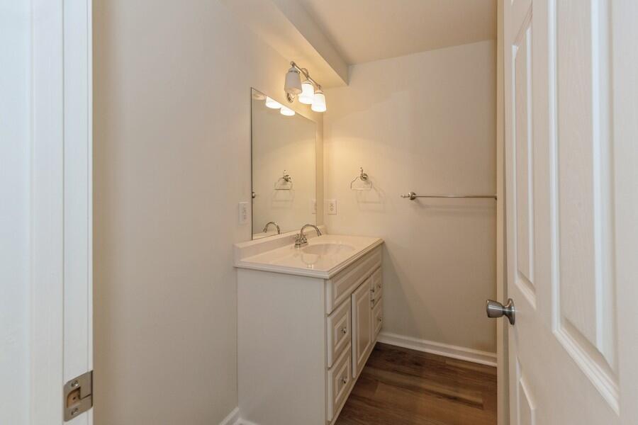 5553 Ivy Path