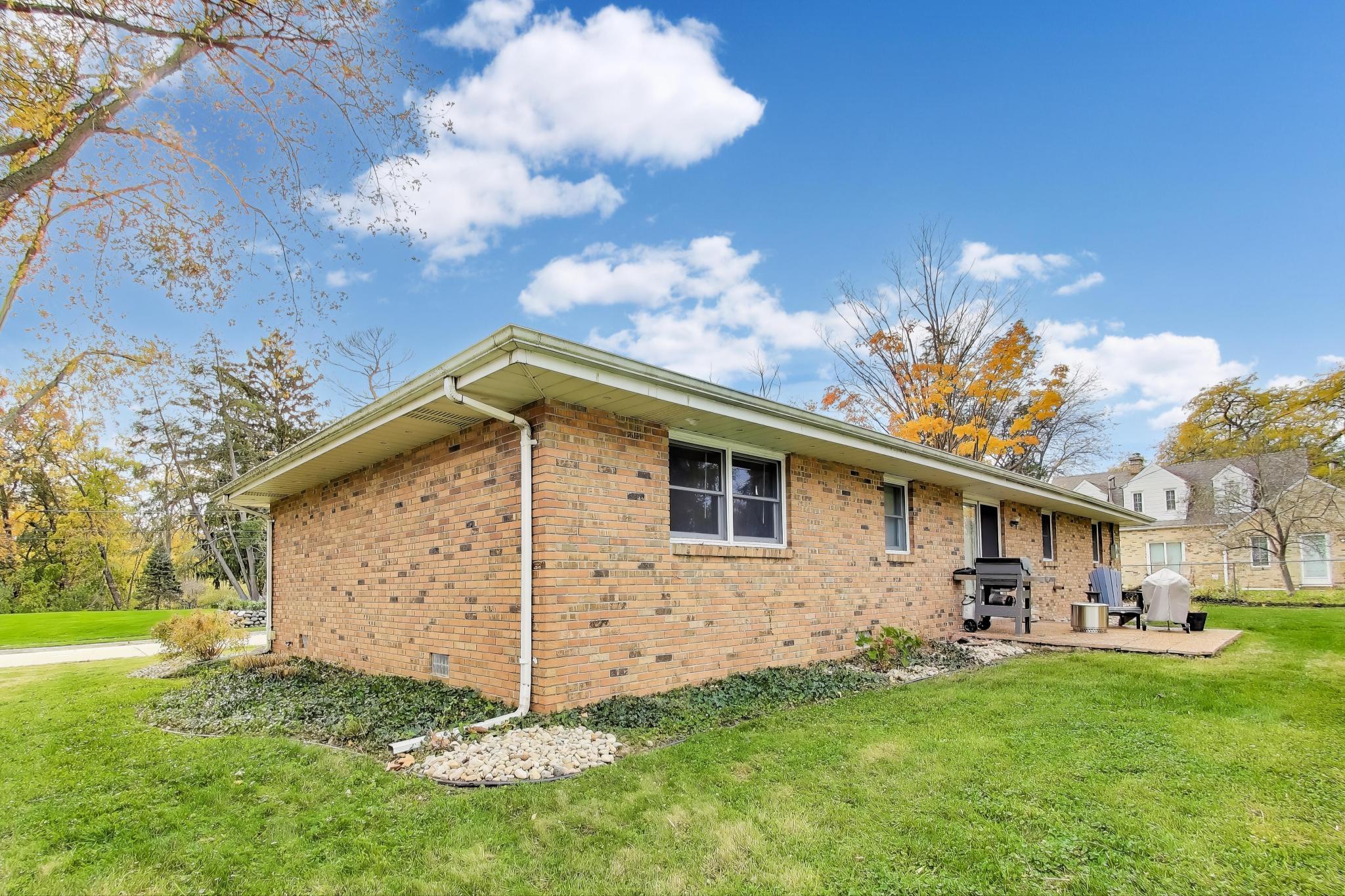 1405 Manley Court, St. Joseph