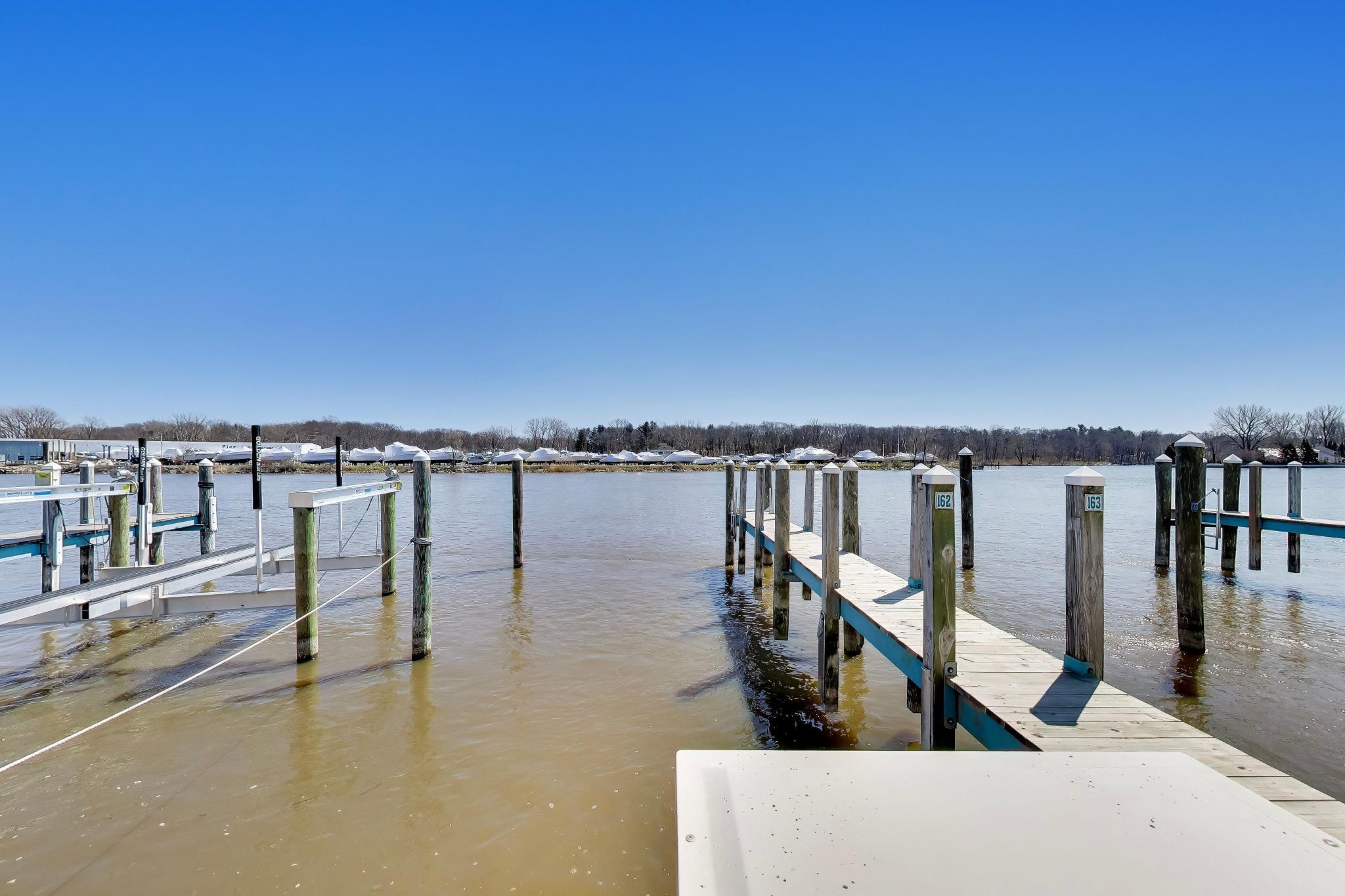 425 Island Pointe Drive, St. Joseph