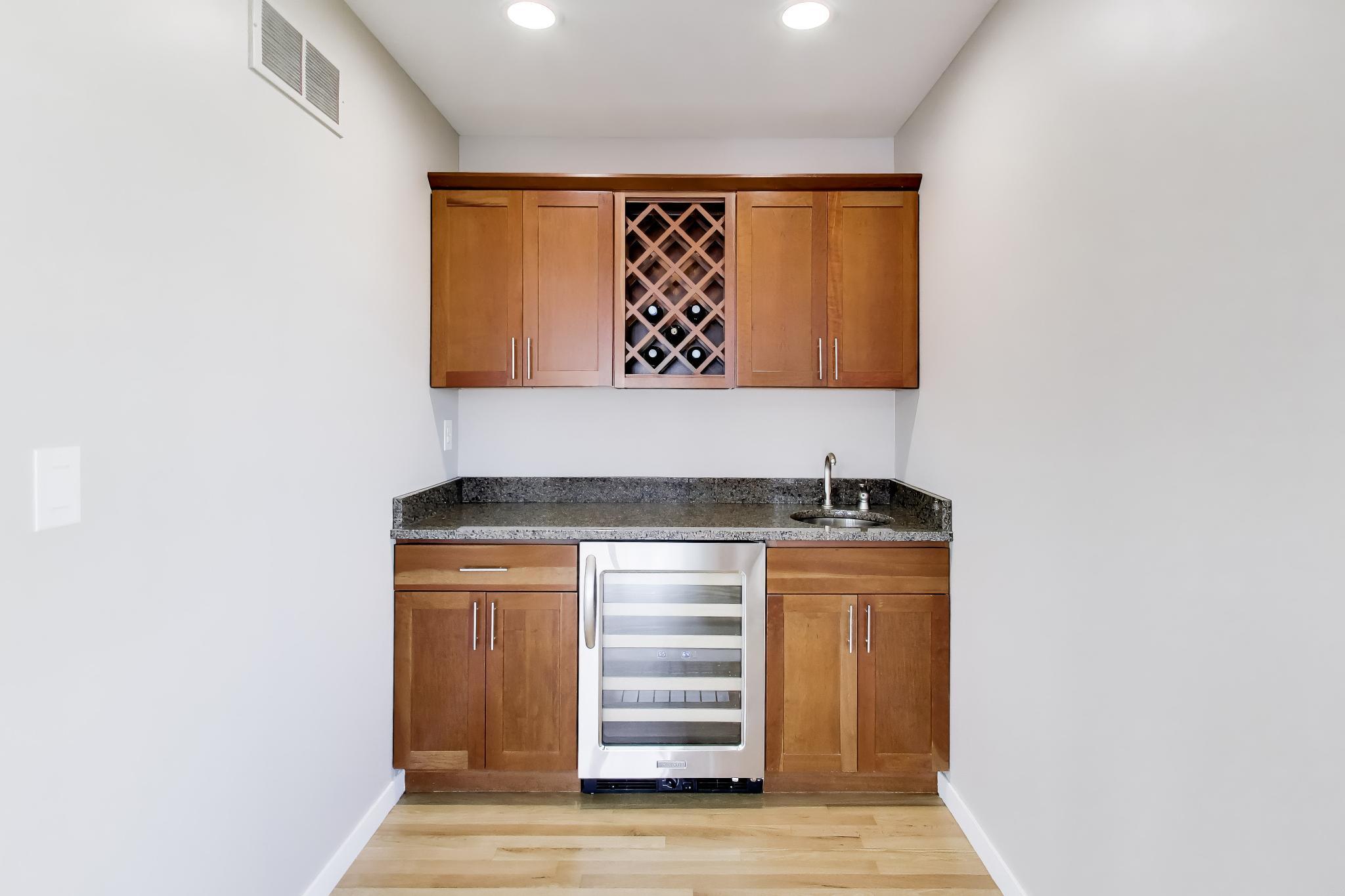 425 Island Pointe Drive, St. Joseph