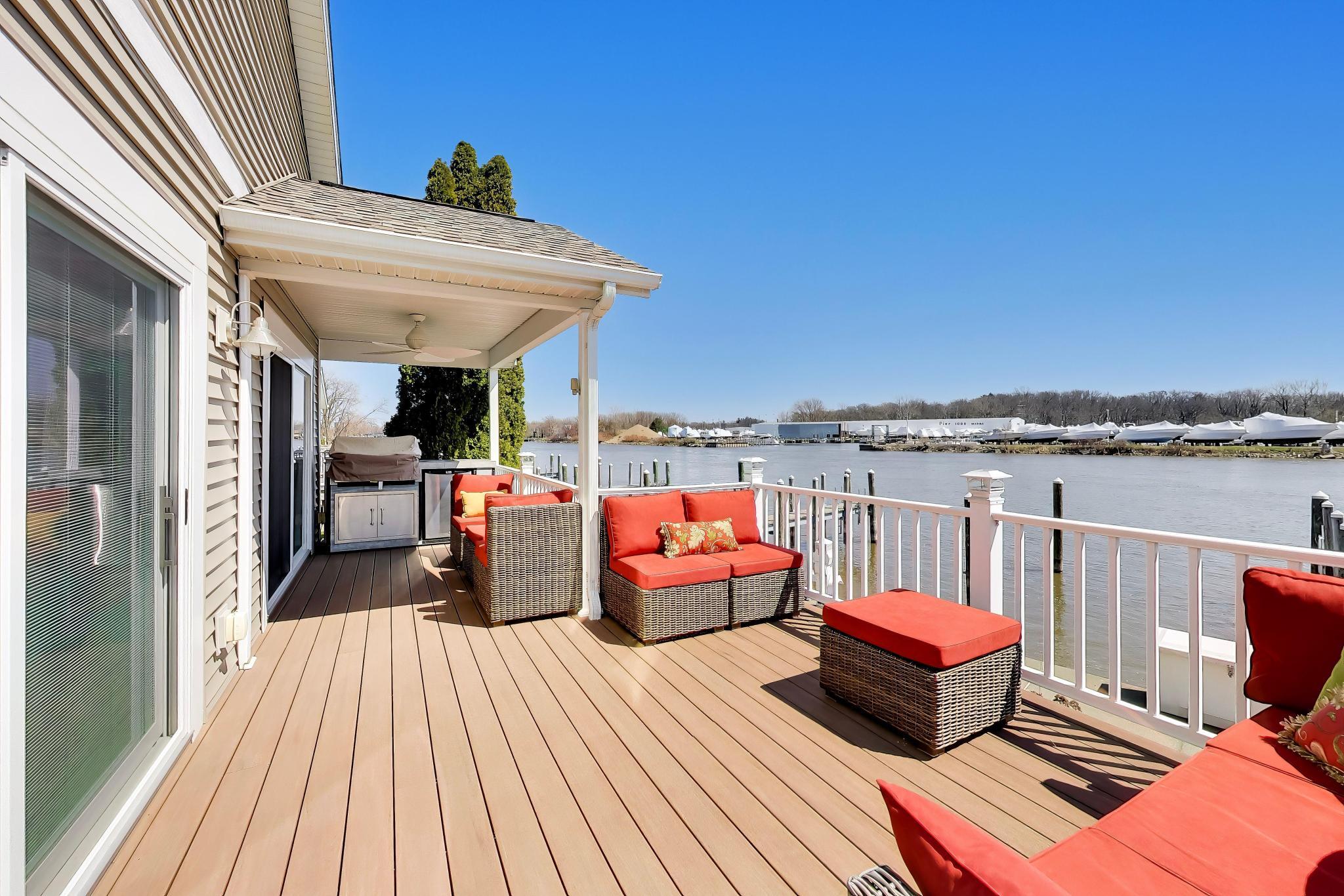 425 Island Pointe Drive, St. Joseph