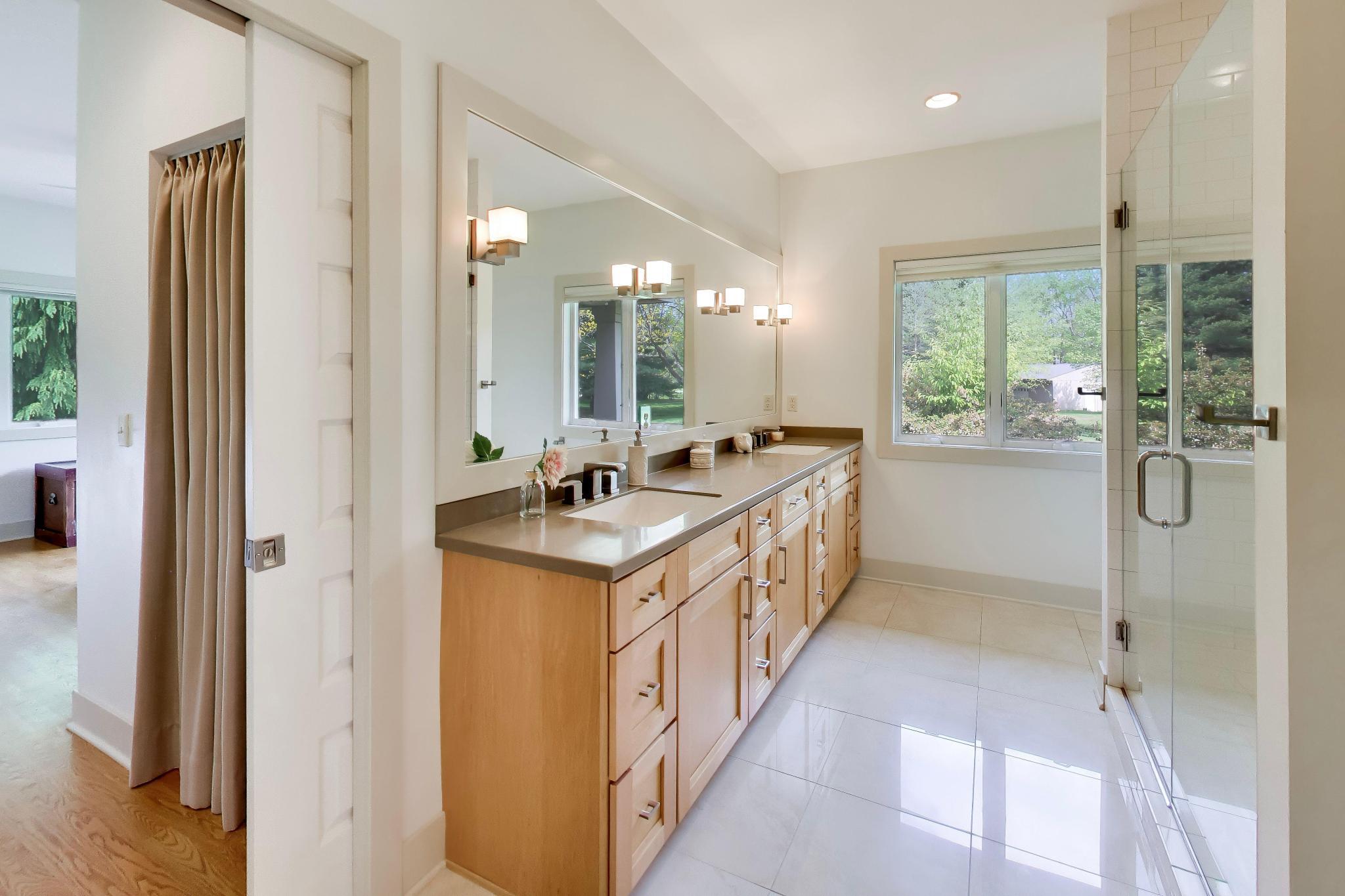 5499 Topanga Drive