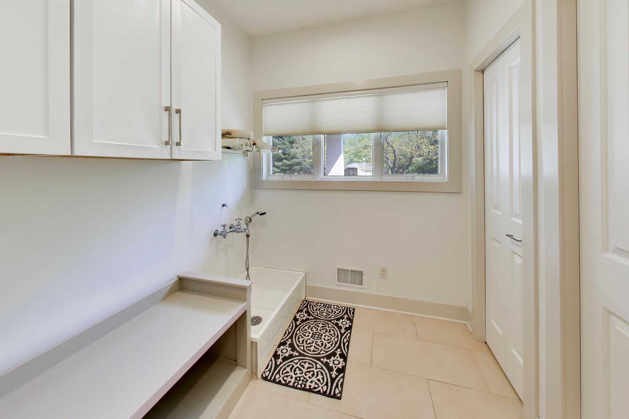 5499 Topanga Drive