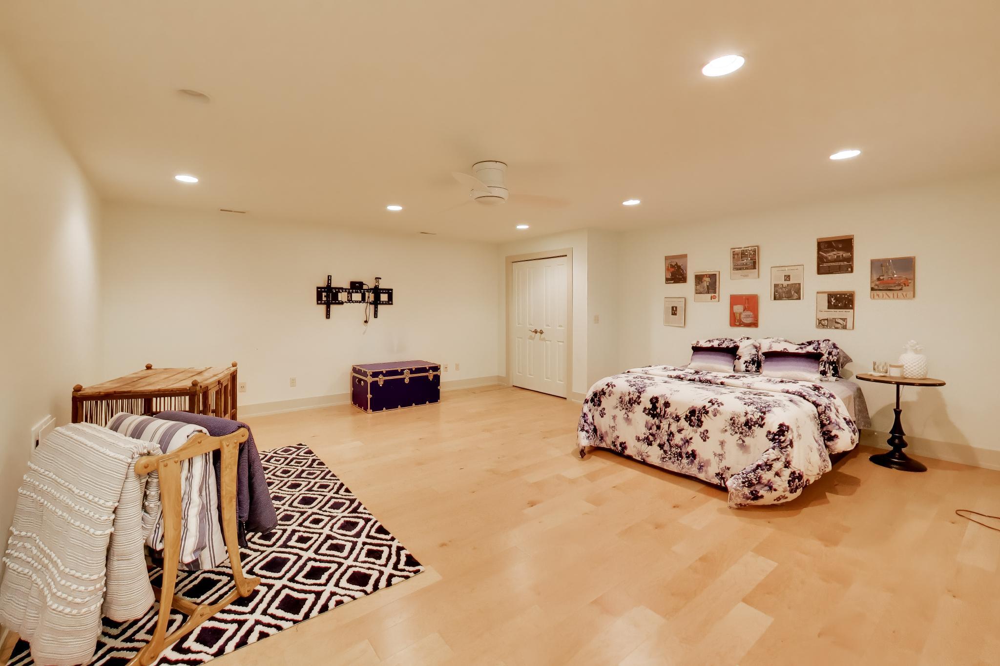 5499 Topanga Drive
