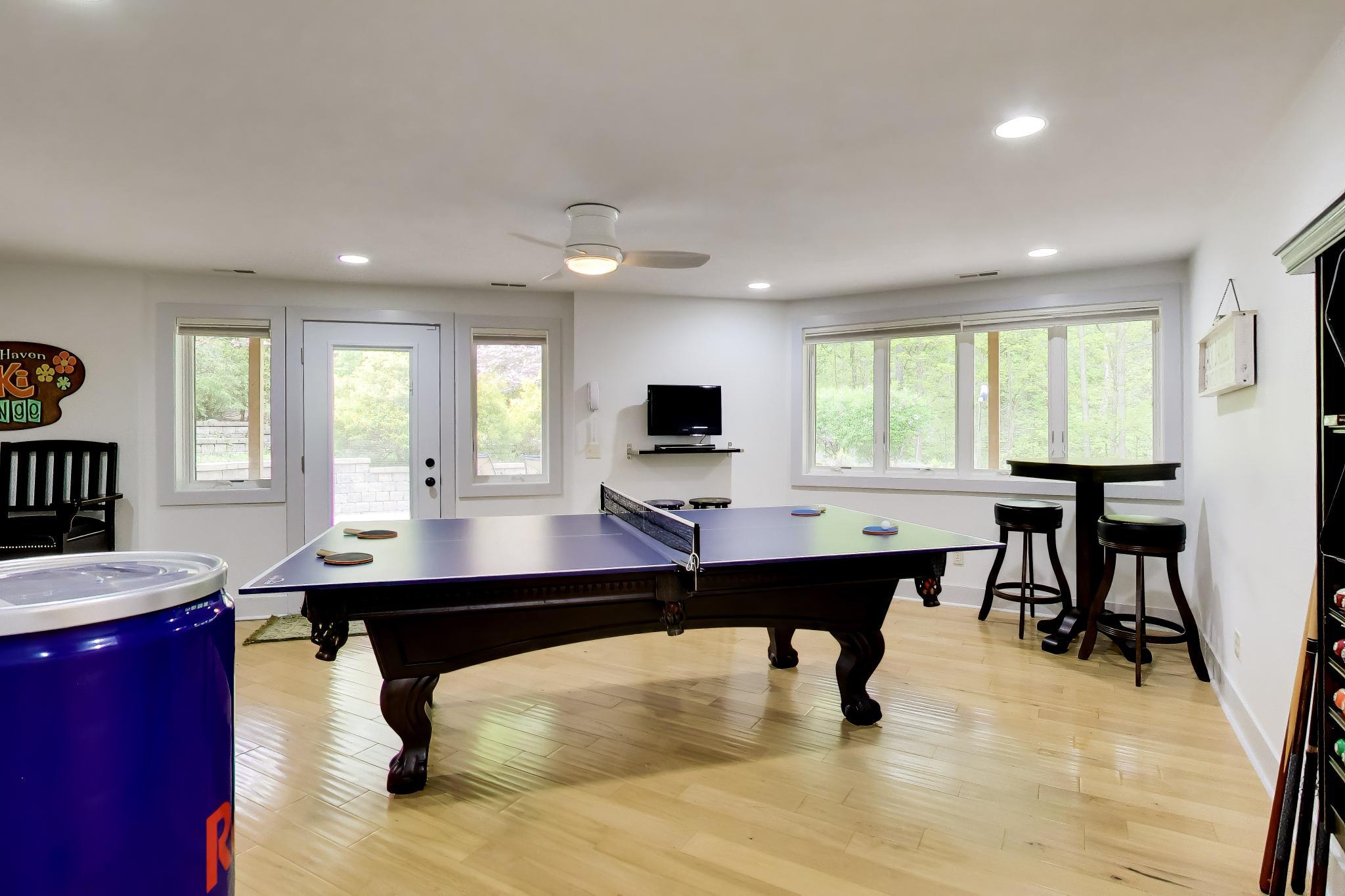 5499 Topanga Drive
