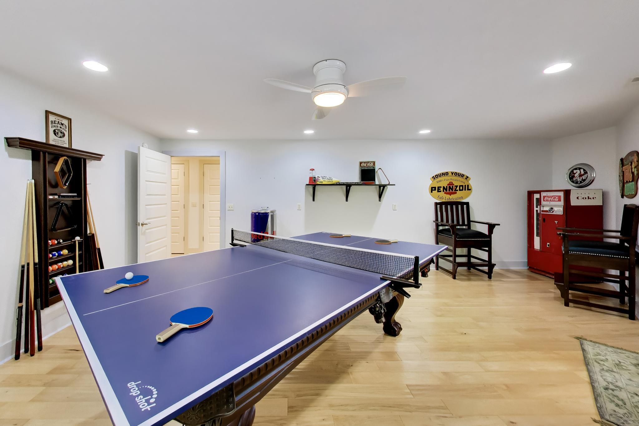 5499 Topanga Drive
