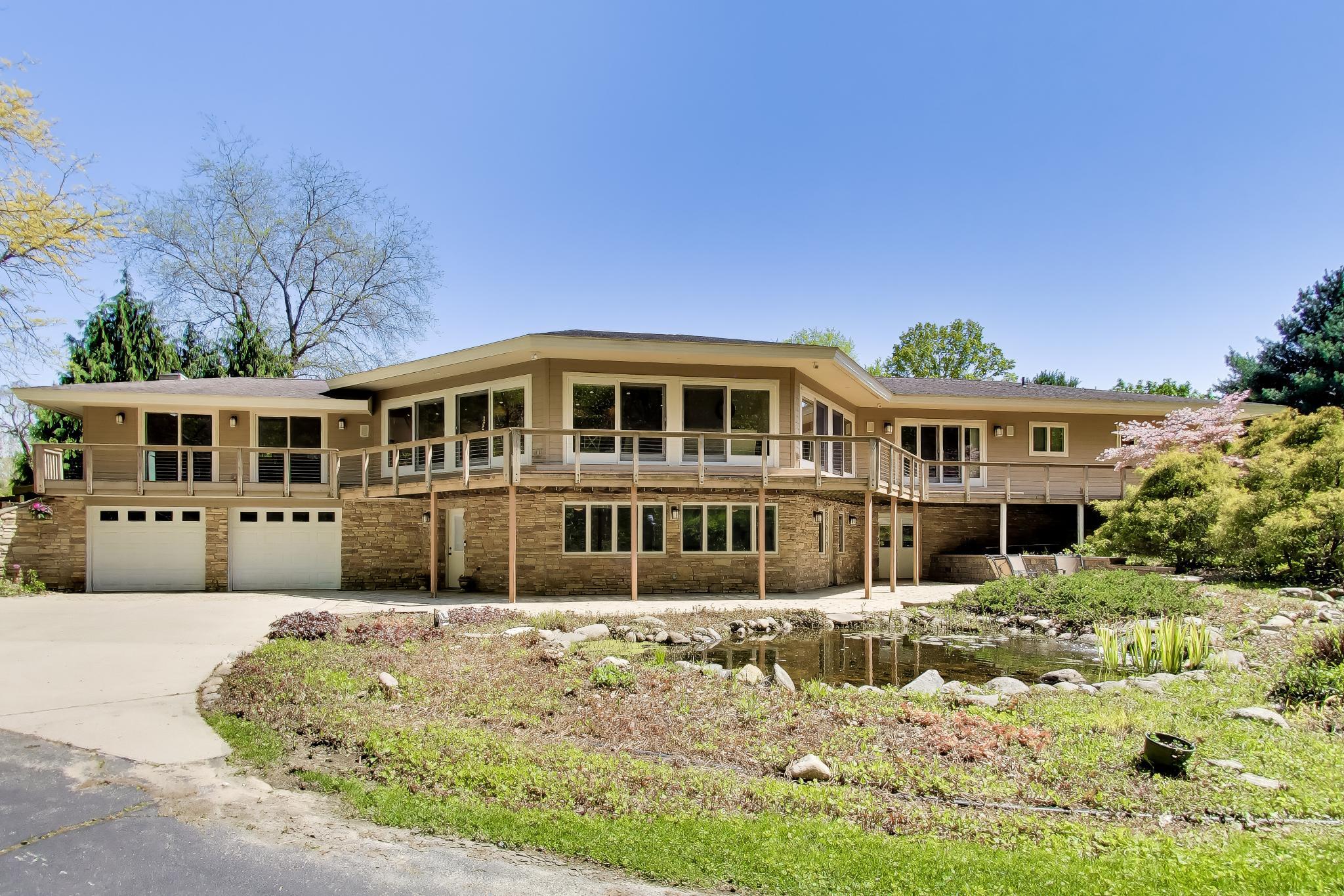 5499 Topanga Drive