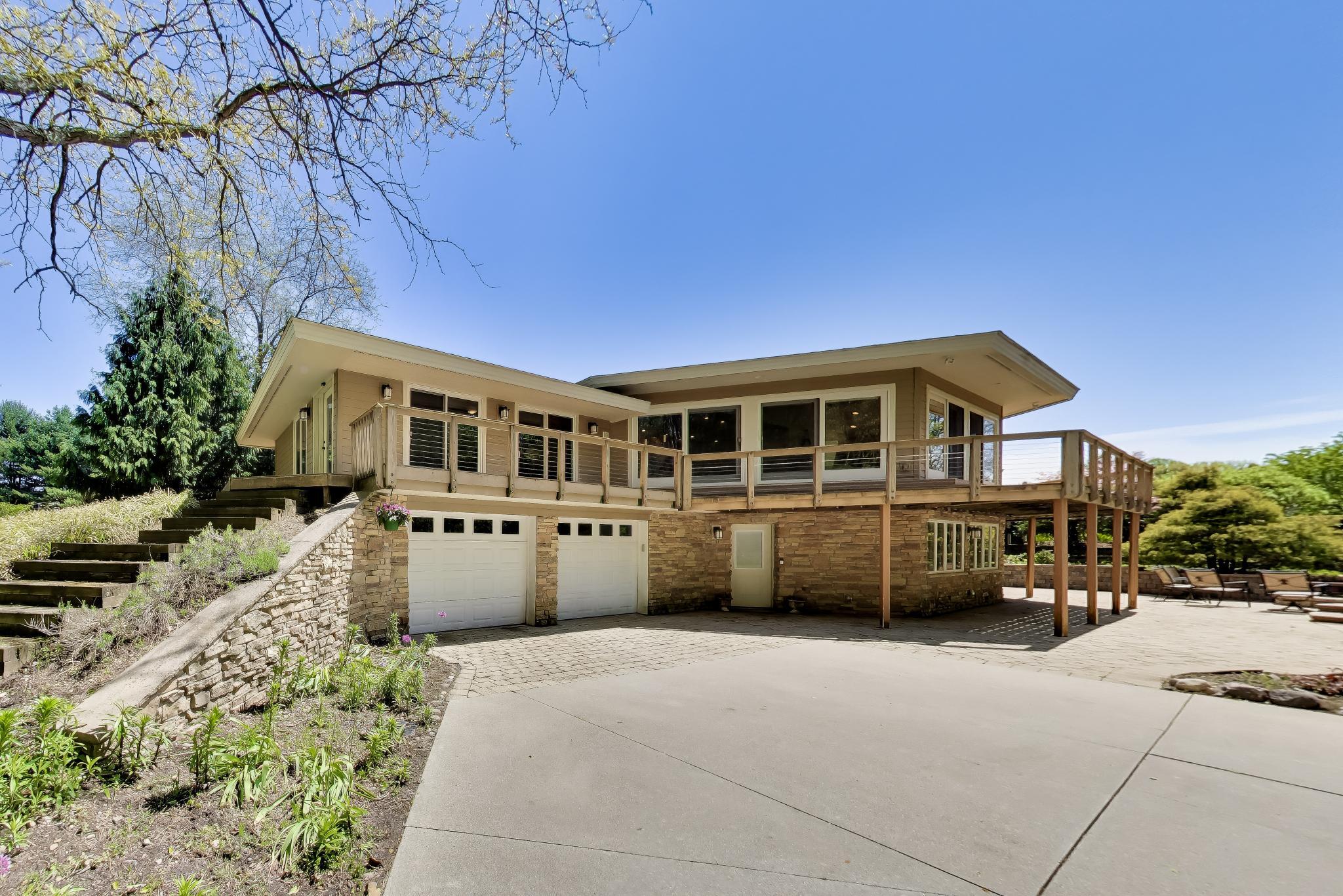 5499 Topanga Drive