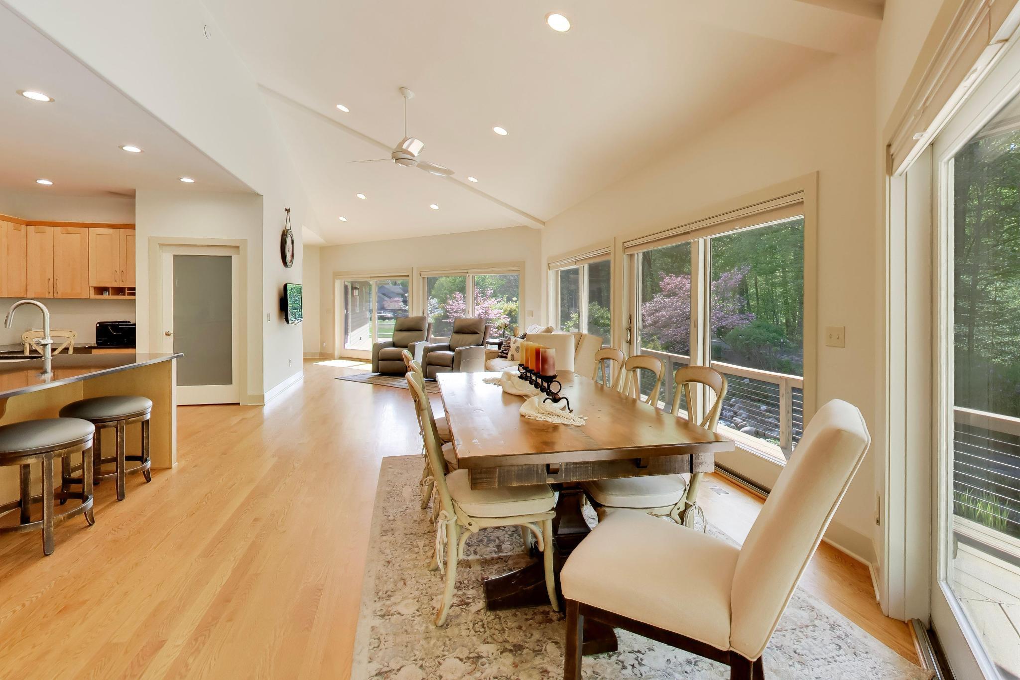5499 Topanga Drive