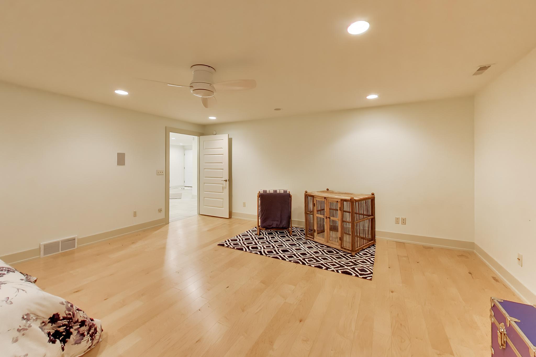 5499 Topanga Drive