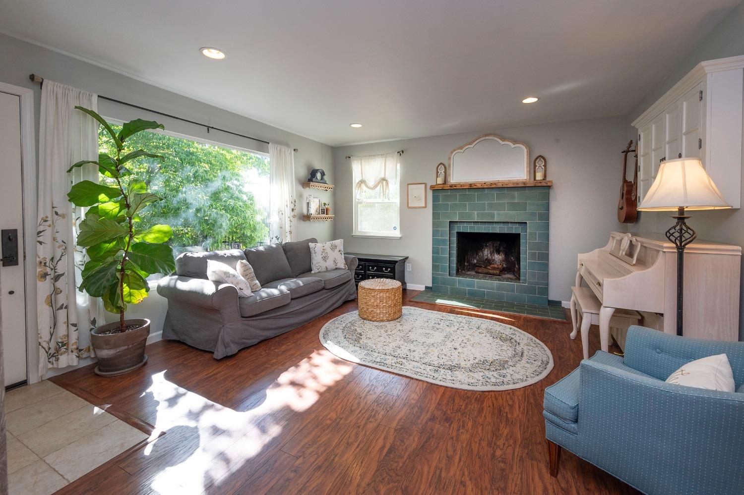 2683 EDGEWOOD Drive