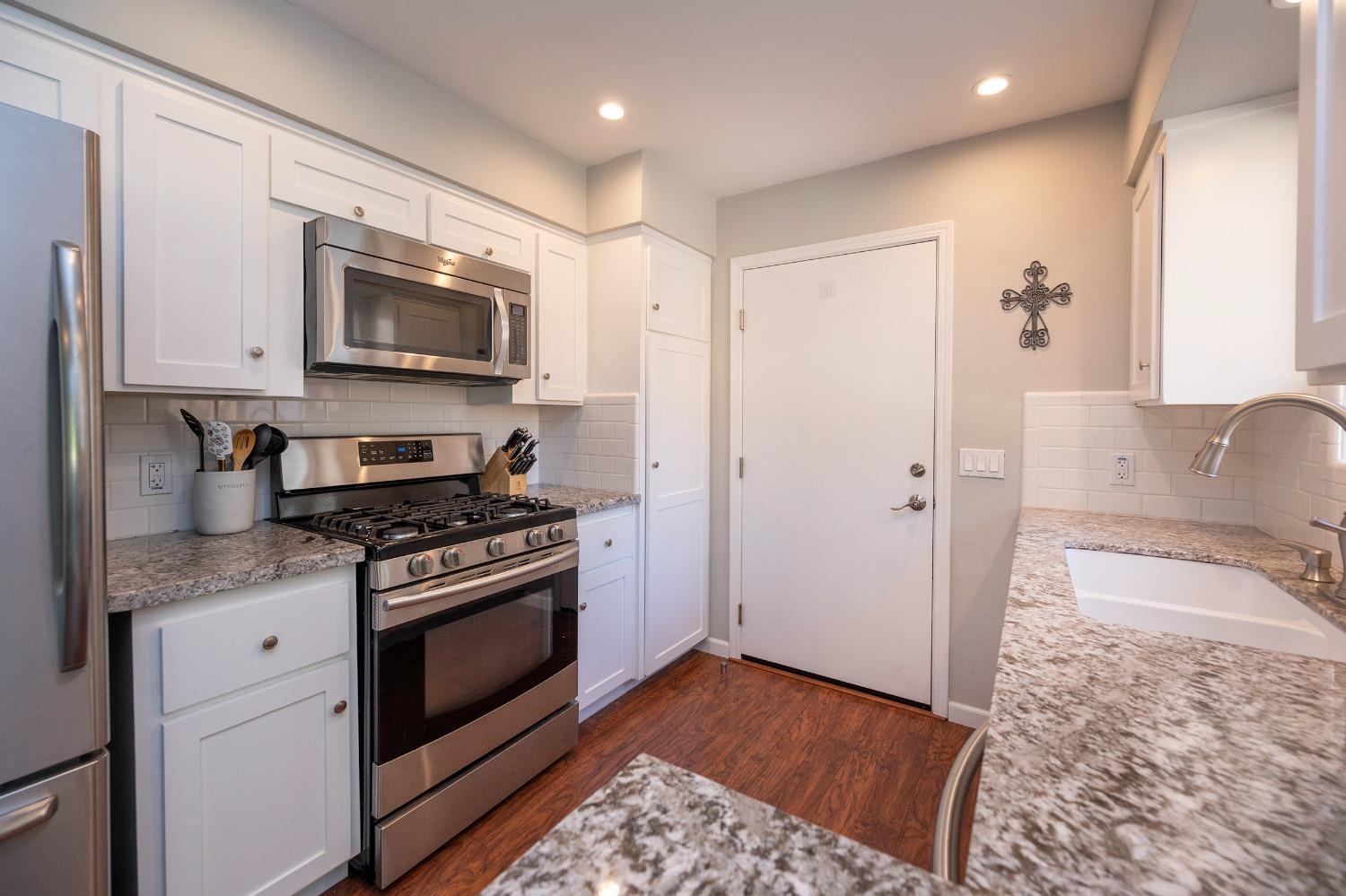 2683 EDGEWOOD Drive