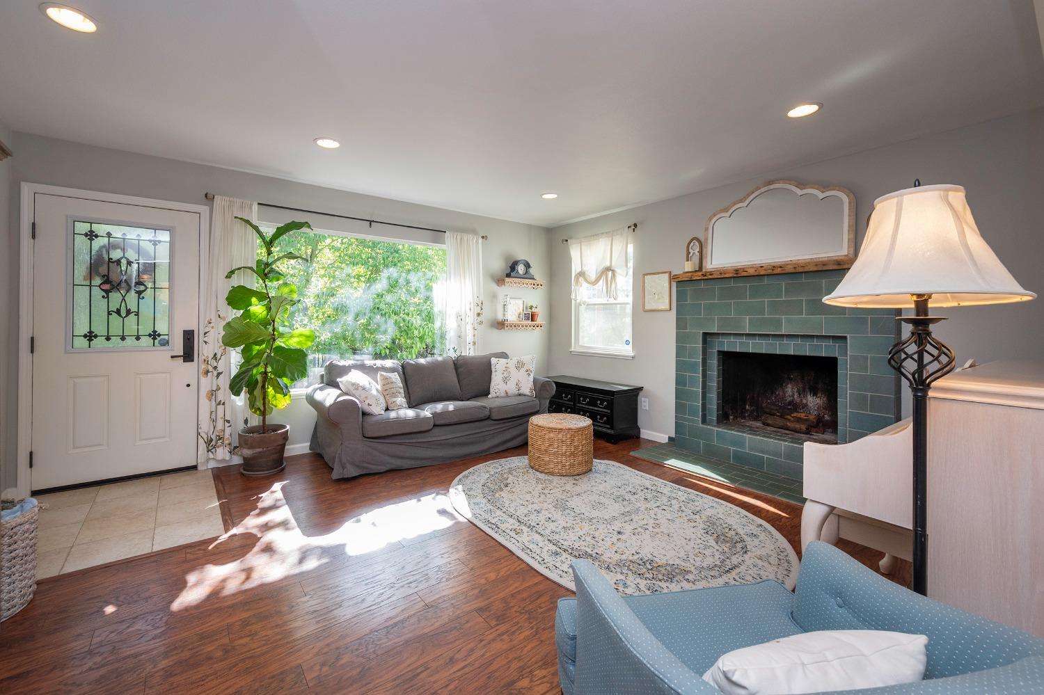 2683 EDGEWOOD Drive