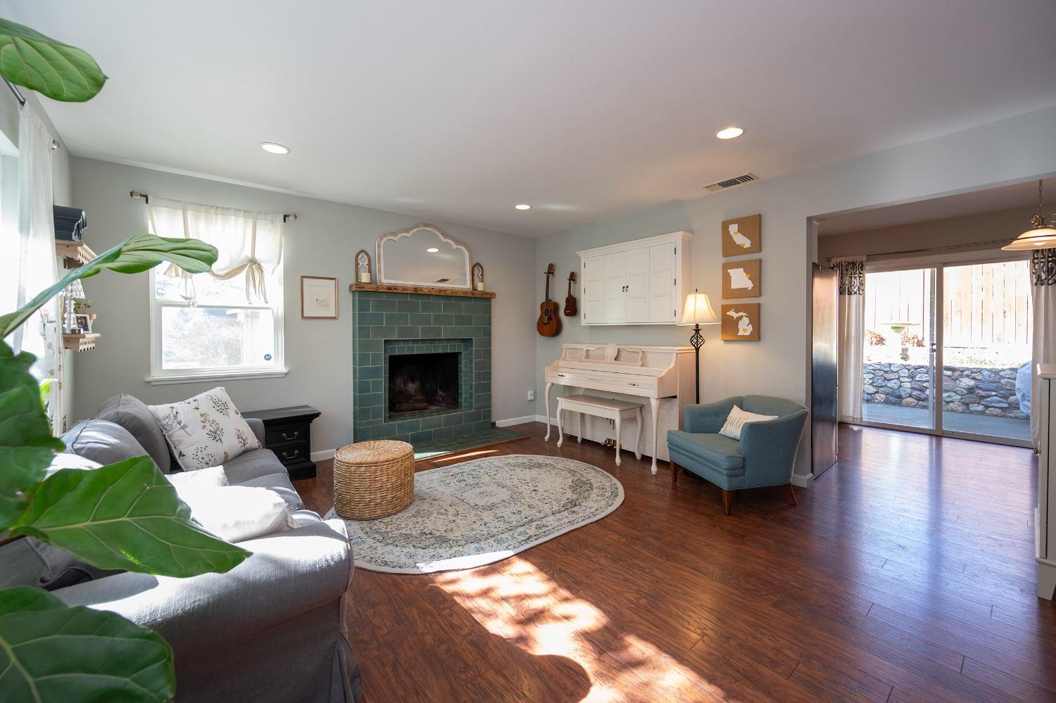 2683 EDGEWOOD Drive