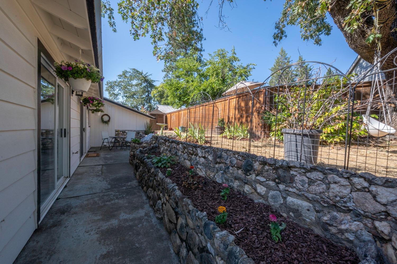 2683 EDGEWOOD Drive