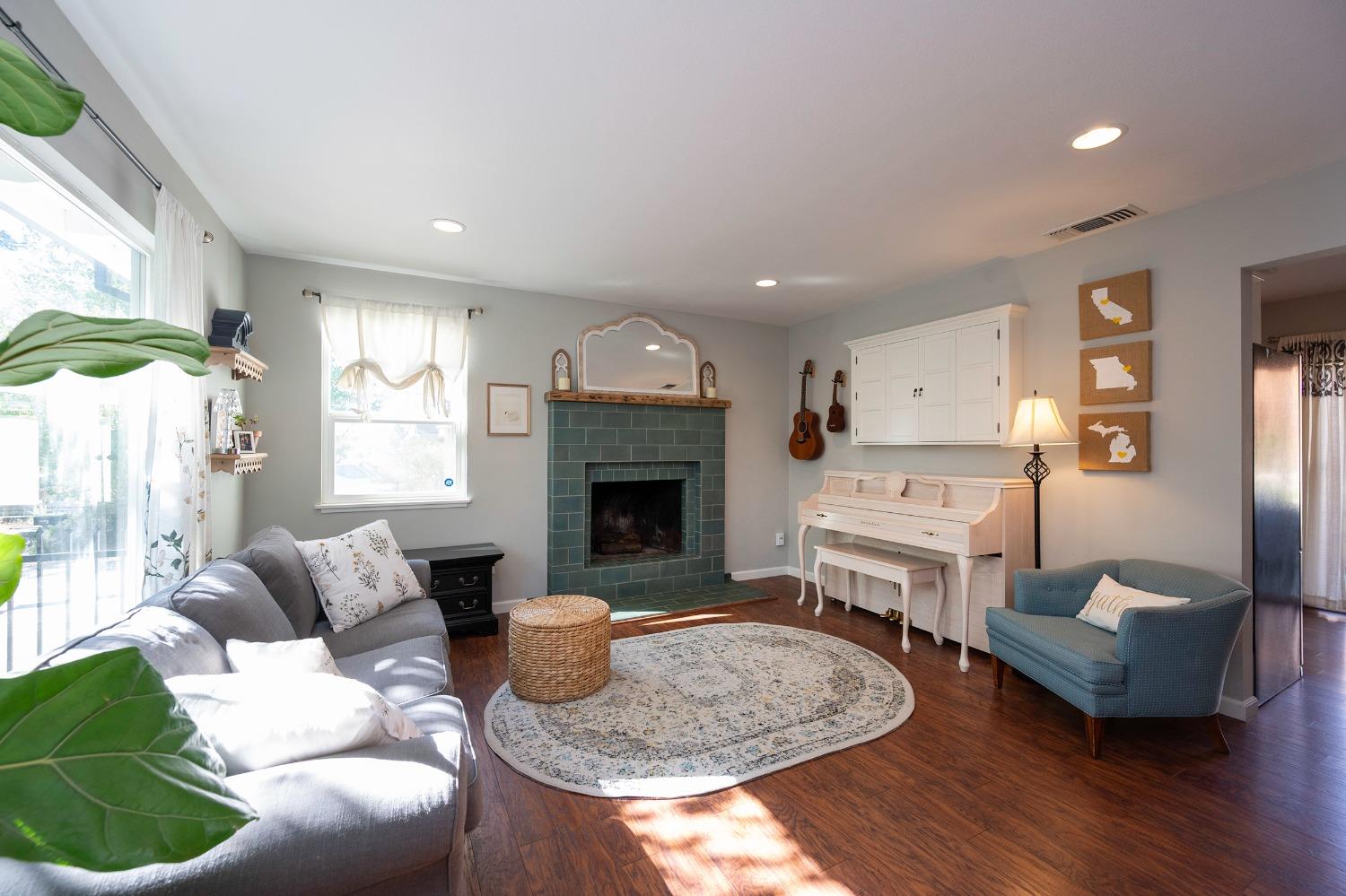 2683 EDGEWOOD Drive