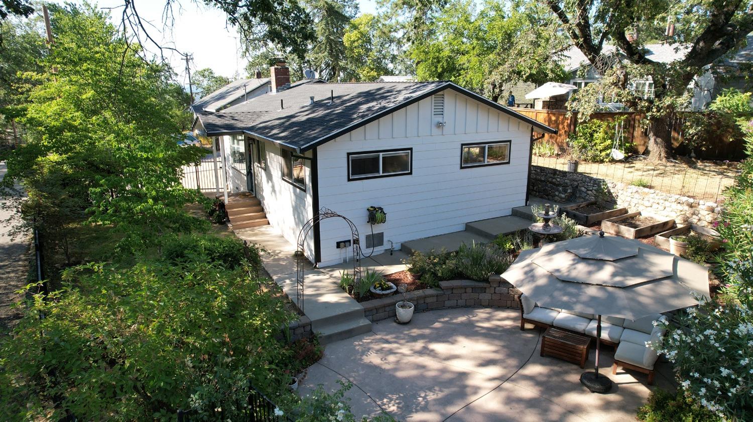2683 EDGEWOOD Drive