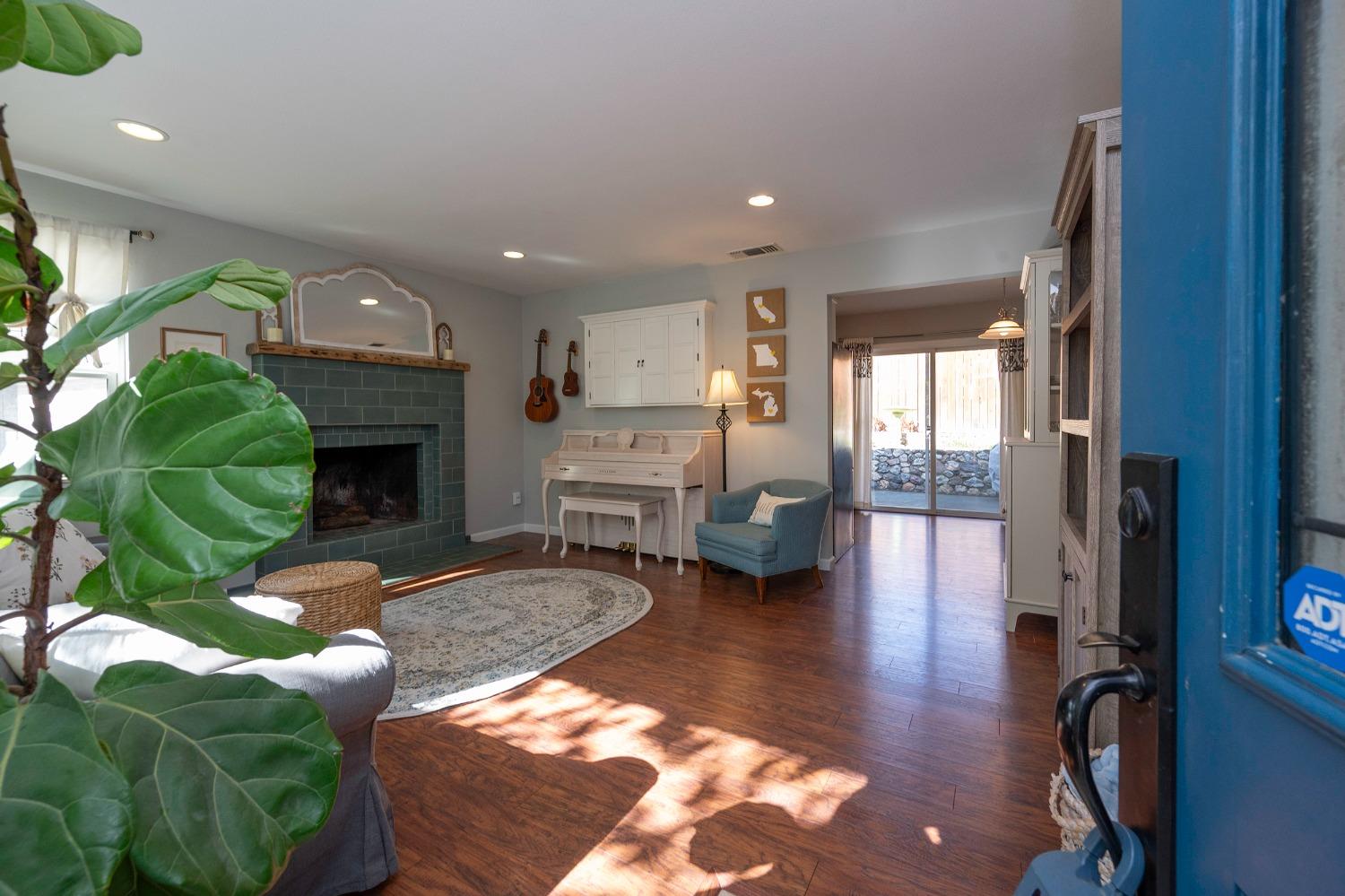 2683 EDGEWOOD Drive