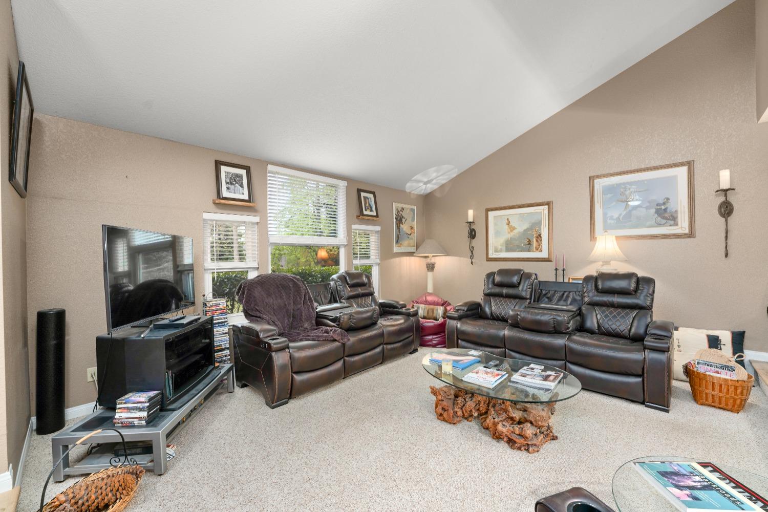 2653 KNOLLWOOD Drive