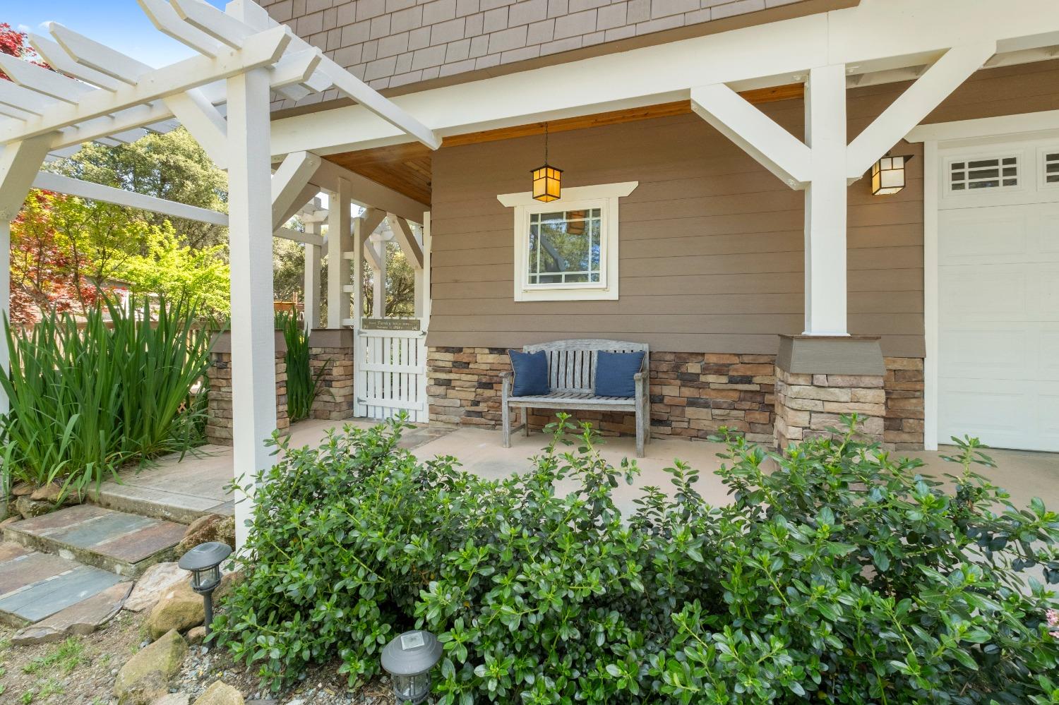 3137 Squirrel Hollow